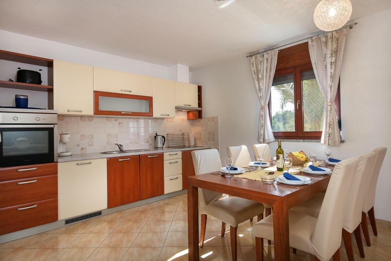 Ferienhaus Mary Ližnjan Kültér fotó